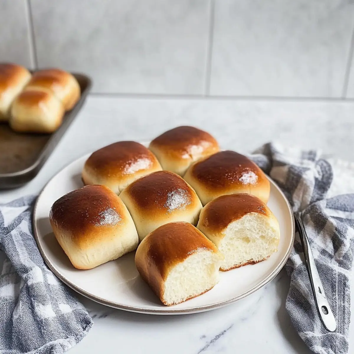 Sweet Hawaiian Bread Rolls